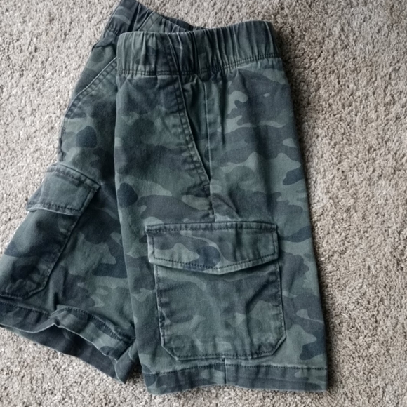 Shorts - Picture 2 of 4